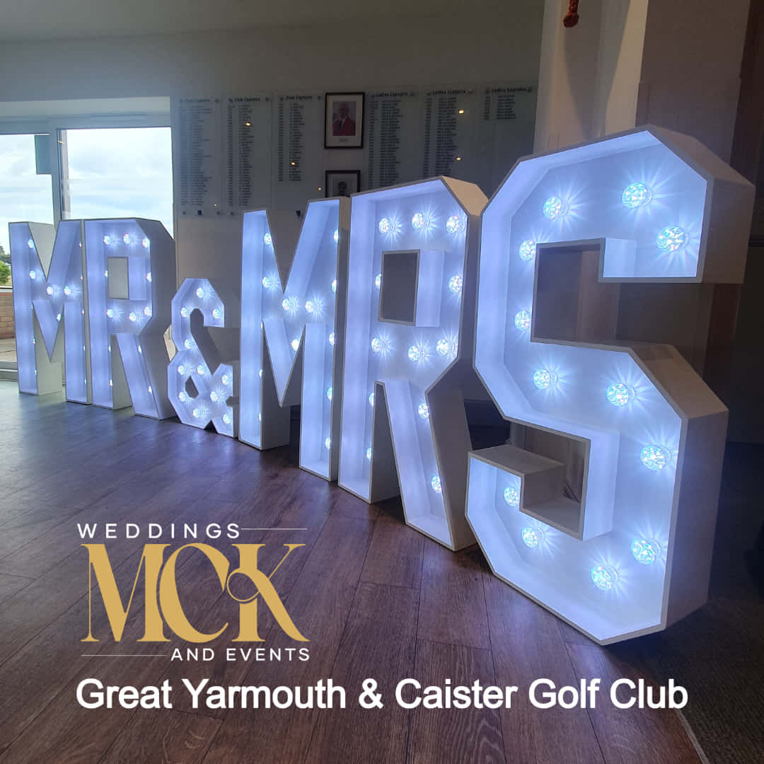 MR & MRS Light up letters GY2-1080×1080
